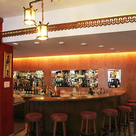 高山之冠酒店 费尔兹姆斯